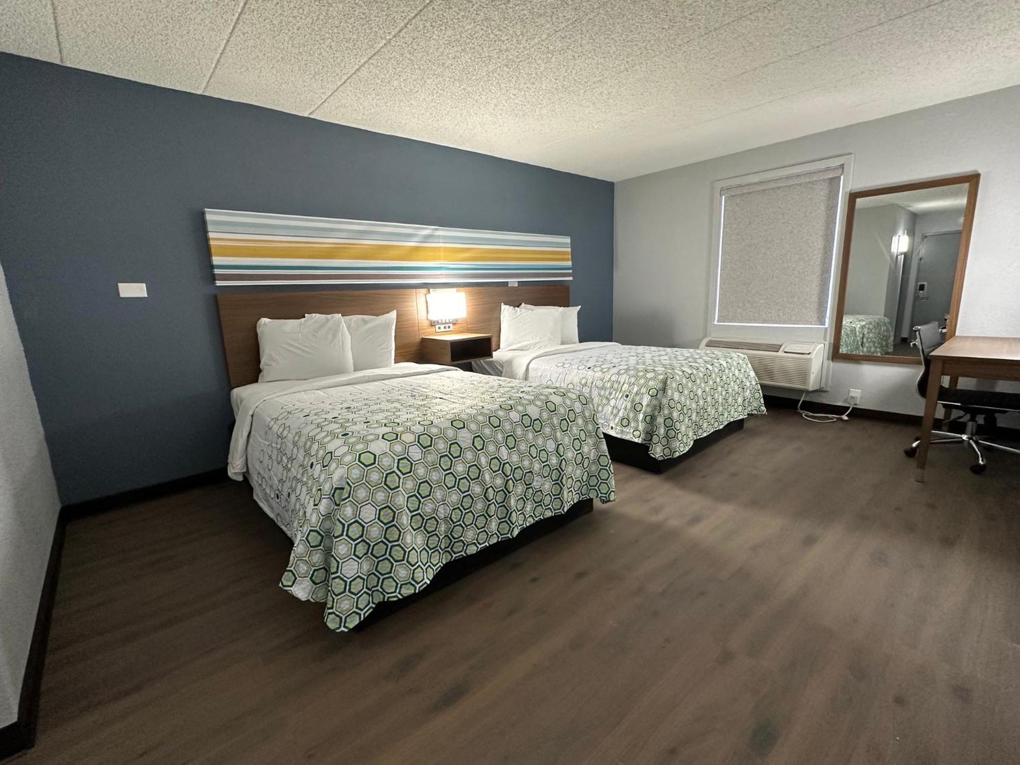 Hometowne Studios By Red Roof Richmond, Va - W Broad St Dumbarton Extérieur photo