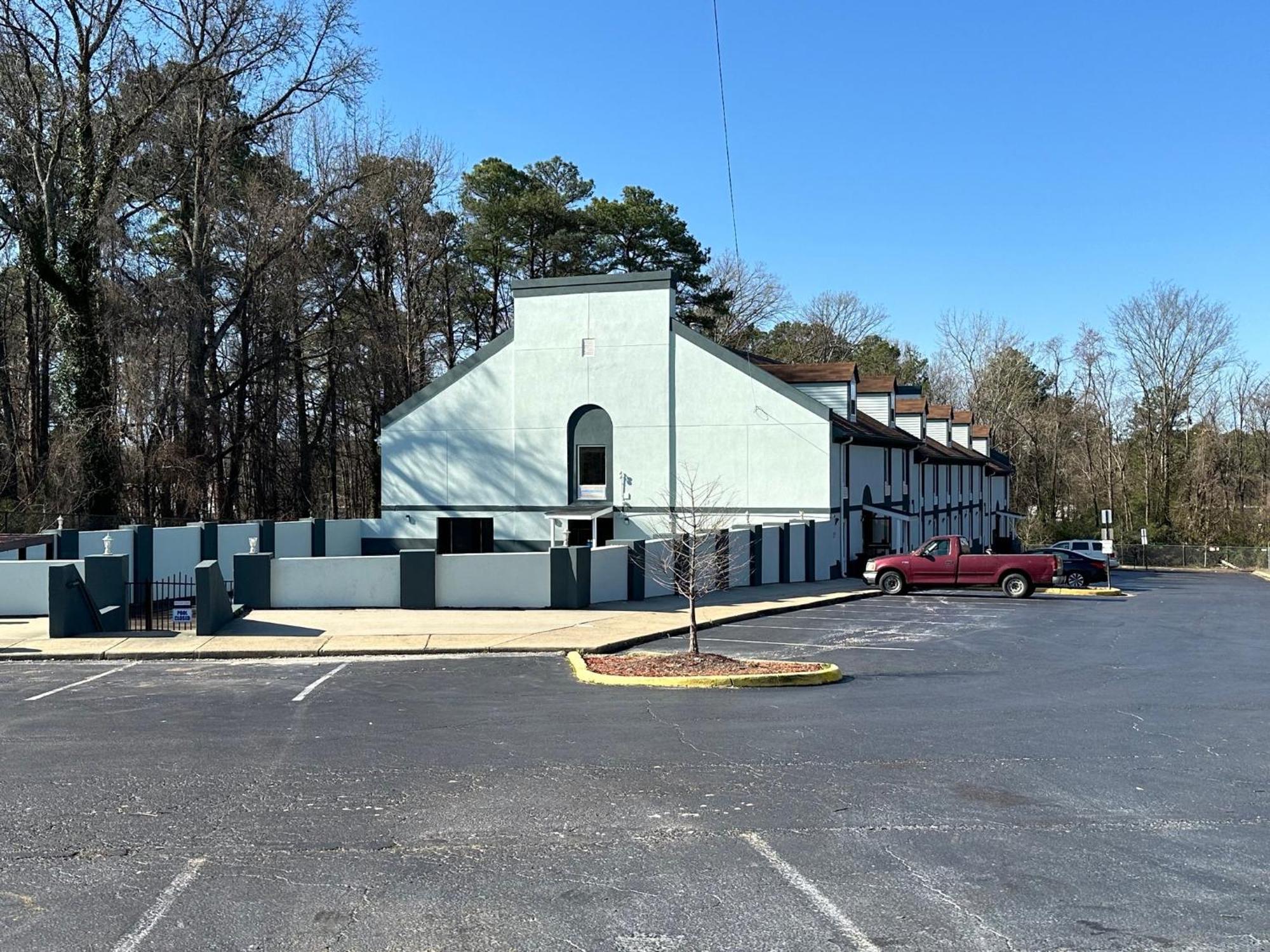 Hometowne Studios By Red Roof Richmond, Va - W Broad St Dumbarton Extérieur photo