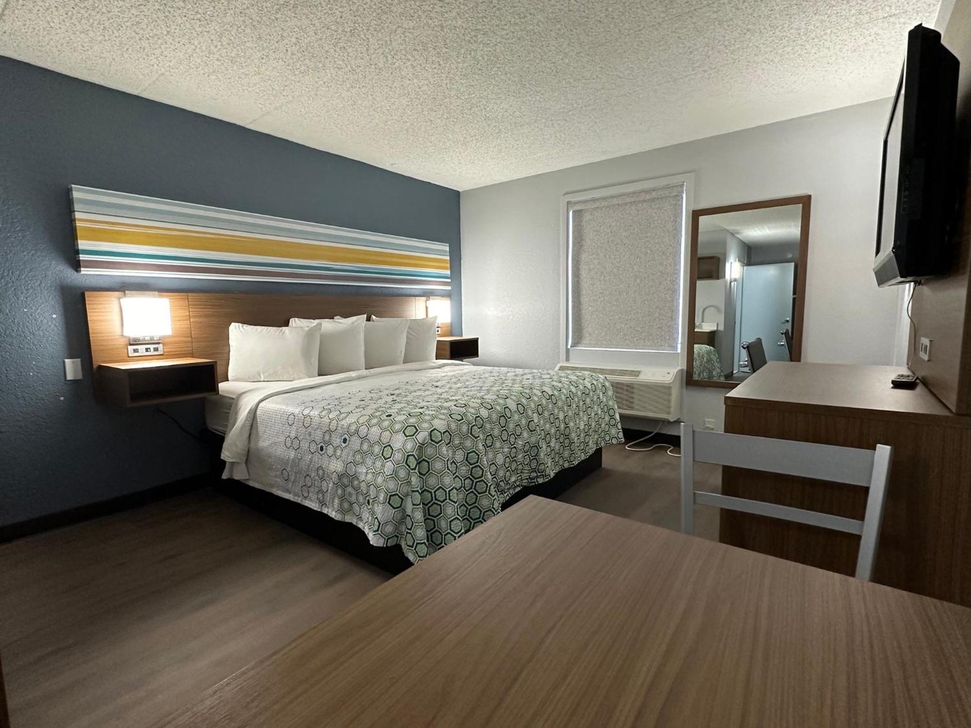 Hometowne Studios By Red Roof Richmond, Va - W Broad St Dumbarton Extérieur photo