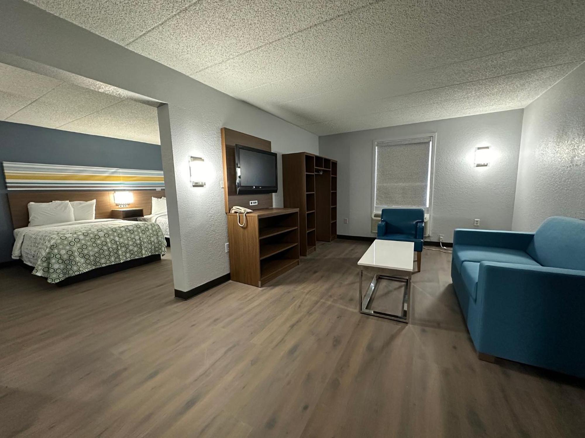 Hometowne Studios By Red Roof Richmond, Va - W Broad St Dumbarton Extérieur photo