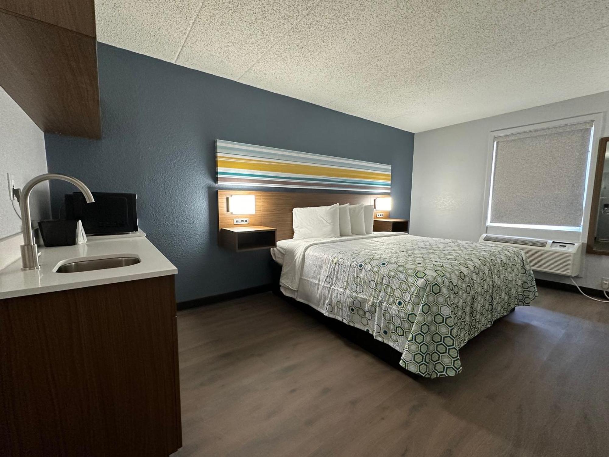 Hometowne Studios By Red Roof Richmond, Va - W Broad St Dumbarton Extérieur photo